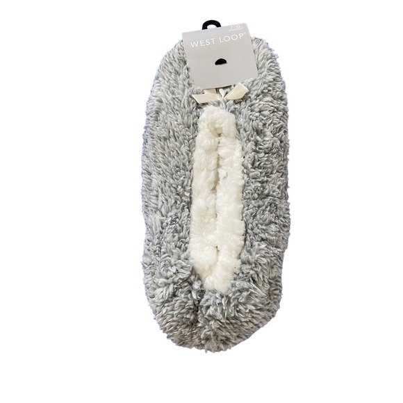 Gray West Loop Fuzzy Cozy Slippers Size  7-8 Womens - Picture 2 of 3